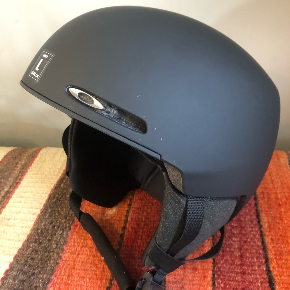 Oakley Mod1 helmet